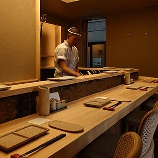 茶室を思わせる落ち着いた空間