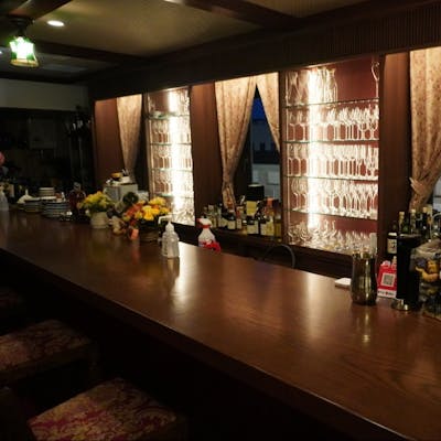 落ち着いた雰囲気の店内空間