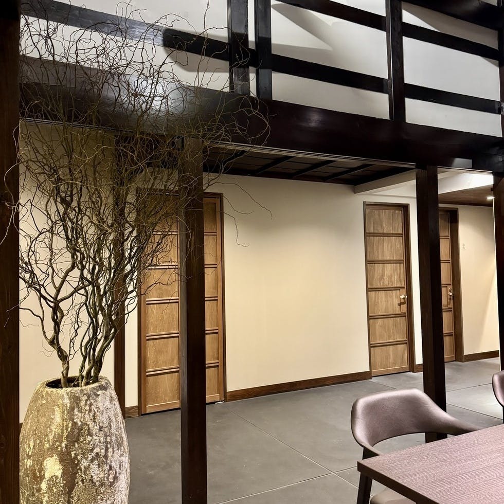 落ち着いた雰囲気の店内