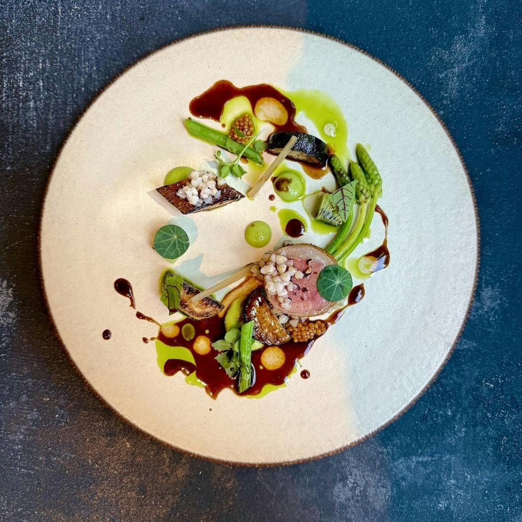 地元食材を活かした創作フレンチ