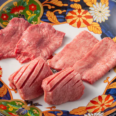 精肉卸直営、赤身肉の真髄を味わう