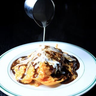 ランチ限定！特製デミグラスソースのふわとろオムライス