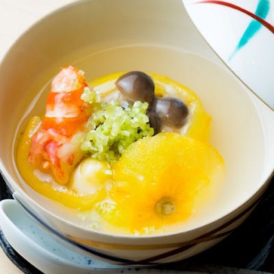 素材それぞれの輪郭が際立つ、洗練された一品