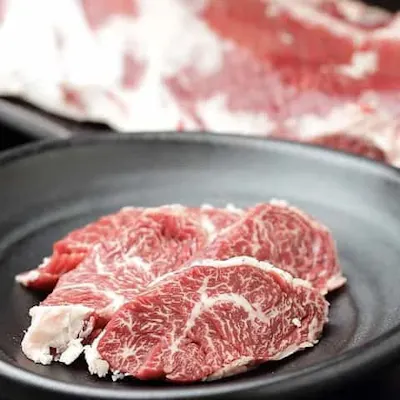 通を唸らせる「秘伝のタレ」で味わう焼肉