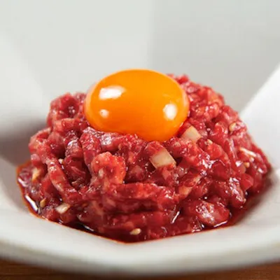 新鮮な肉だからこその自慢のユッケ
