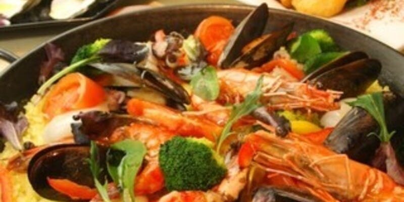 少人数貸切にオススメ！【料理9品乾杯スパークリング付】パエリア他8品コース※パエリアは3種類から選択可