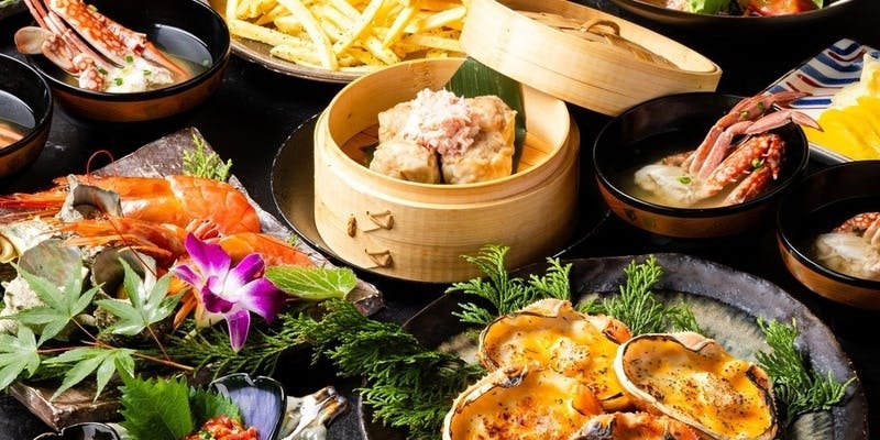 お手軽にカニを楽しむ【旬彩コース】本日の海鮮焼き二種盛り合わせなど2時間飲み放題付