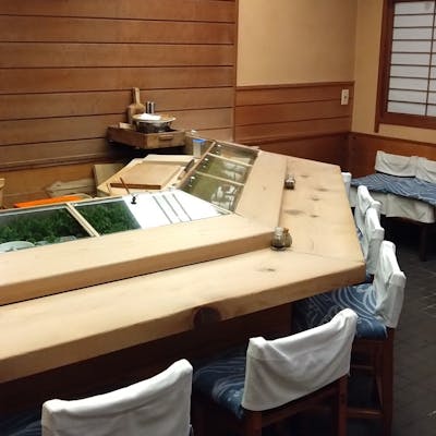 落ち着いた雰囲気の店内