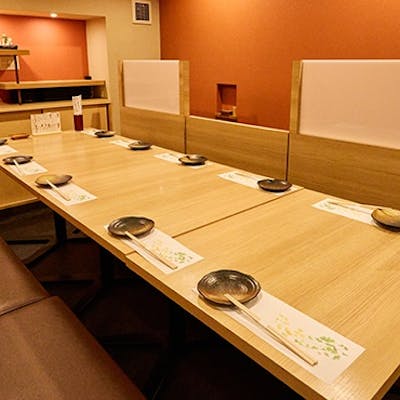 落ち着いた雰囲気の店内