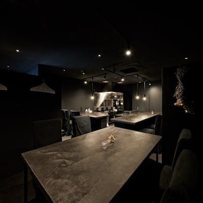 当店は通し営業です。お電話では14:30~17:00のご予約を受け付けられます。