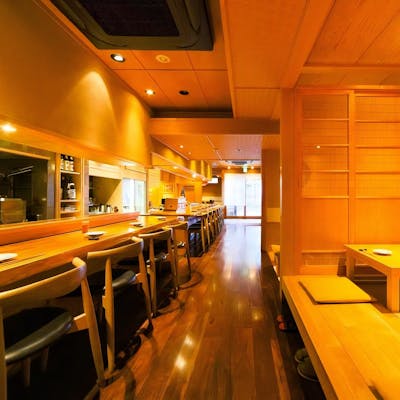 落ち着いた雰囲気の店内