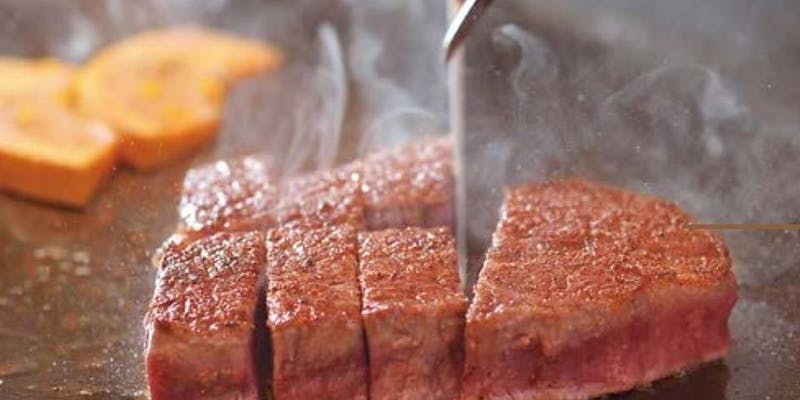 【Cコース】活伊勢海老、広島牛、焼き野菜、ガーリックライス、デザートなど全8品