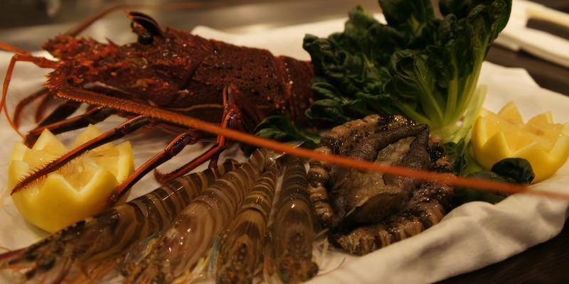 【活伊勢海老と和牛ステーキランチ】サラダ、焼き野菜、ご飯、デザートなど全9品