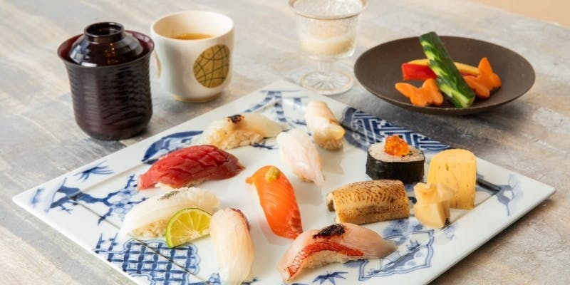 【安芸ーAkiー】前菜、茶碗蒸し、寿司10貫＋玉子、味噌汁など全4品