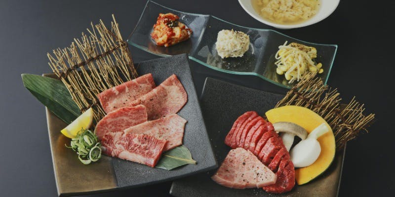 【おまかせコース】和牛ヒレ＆サーロインステーキ、和牛塩焼き3種、デザートなど全8品＋2時間飲み放題