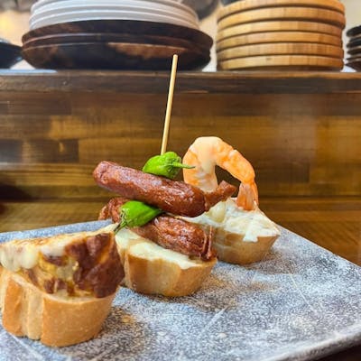 ワインと楽しむ、創作洋食のひと皿