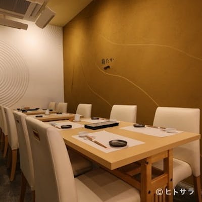 ゆったりとした時間が流れるテーブル席