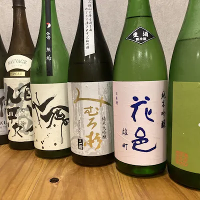 全国各地の日本酒を常時30種類以上取り揃え