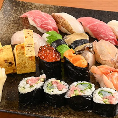 全国から厳選した新鮮な魚介を使用