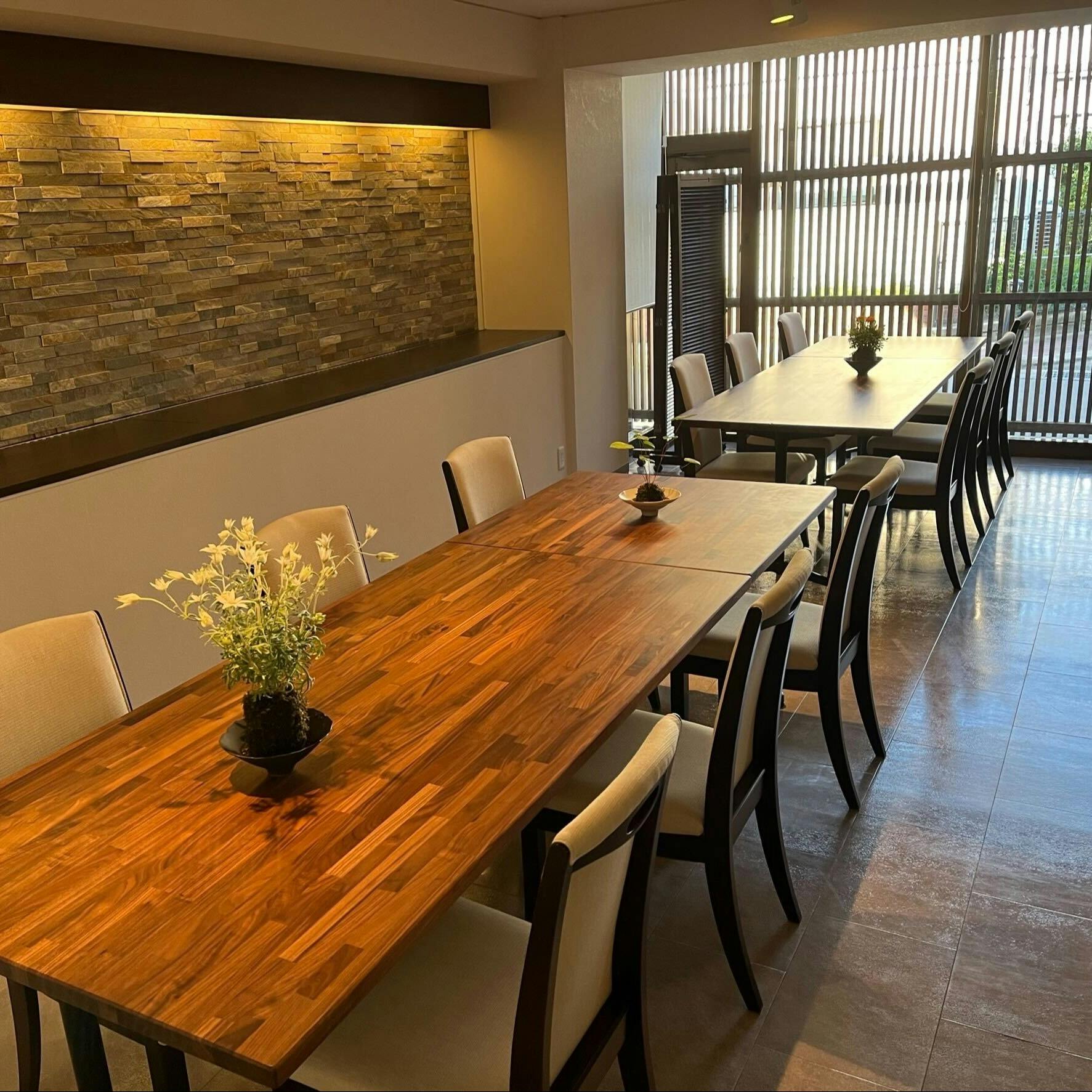 落ち着いた雰囲気の店内