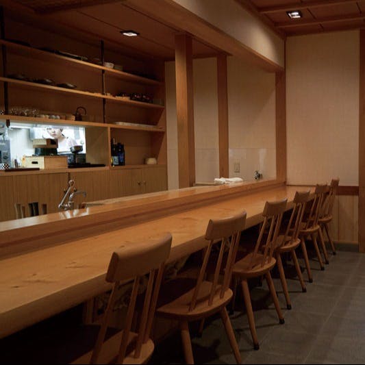 落ち着いた雰囲気の店内