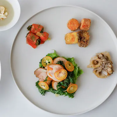 地元の食材と手仕事が織りなすやさしい料理