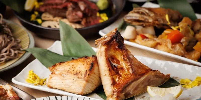 3時間飲み放題付き「鮪のほほ肉ステーキと鮮魚三種盛りコース」全8品5000円