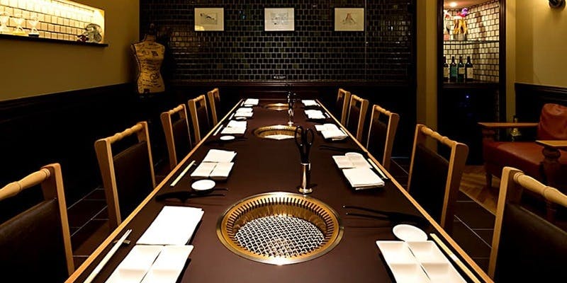 【1日1組限定】スパークリングワイン含む飲み放題付き！厚切り肉などを堪能できる贅沢コース 税込9900円