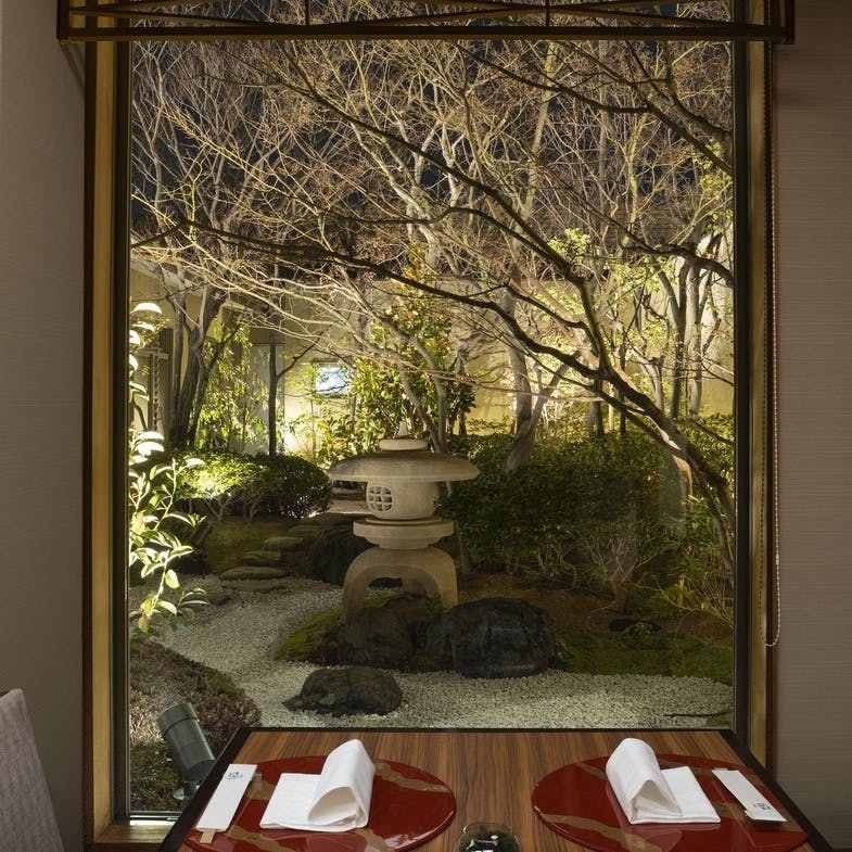 落ち着いた雰囲気の店内