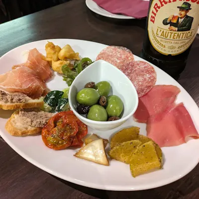 新鮮な食材を使った多彩なメニュー