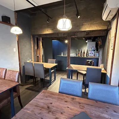 古民家風の落ち着いた店内でリラックス