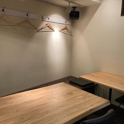 落ち着いた雰囲気の店内で心ゆくまでお楽しみください