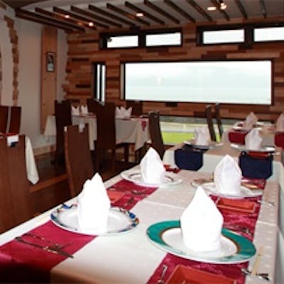 店内から見渡せる宮津市の美しい景観