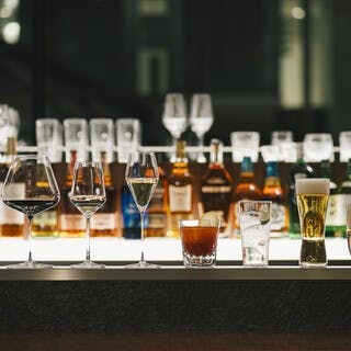 世界各国から厳選したワインの品揃え