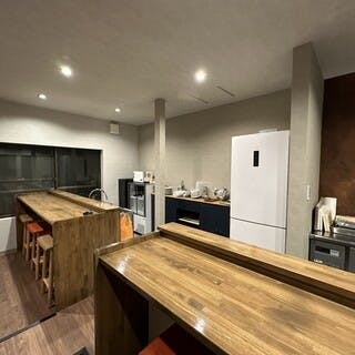 ライブ感満載。オープンキッチンで楽しむ串揚げ