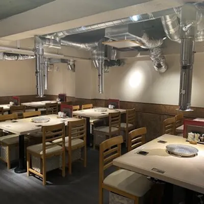 落ち着きあるオシャレな店内で多彩なシーンに対応