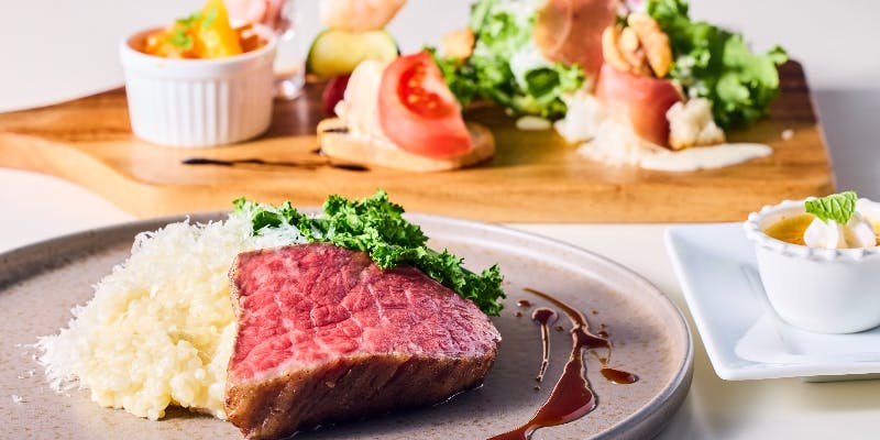 【LUNCH】自家製ローストビーフをメインにゆったり楽しむホリデーペアランチ