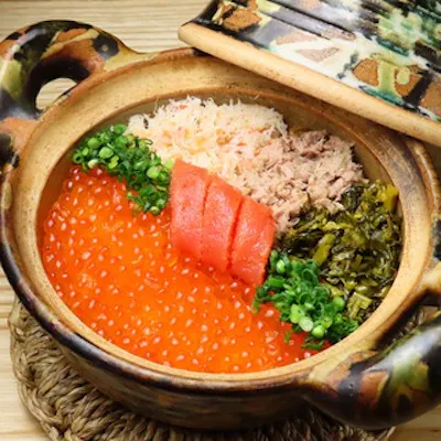 贅沢な海鮮土鍋ご飯