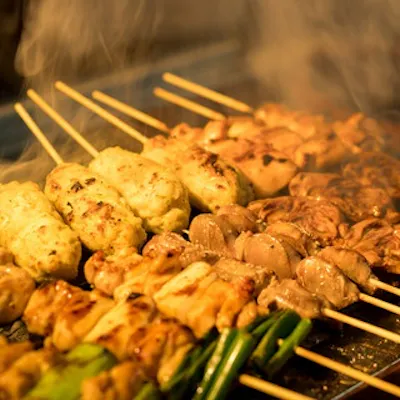 職人技で焼き上げる本格炭火焼鶏
