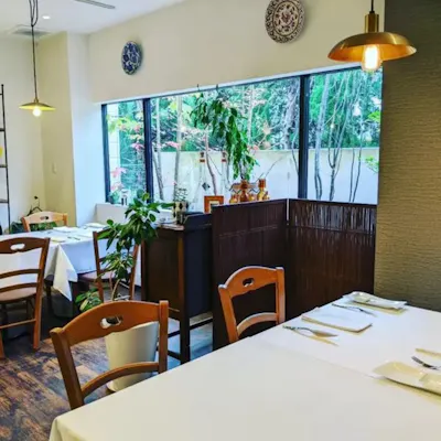 落ち着いた雰囲気の店内