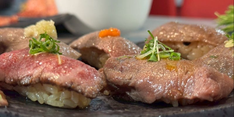 和牛肉寿司8貫セット（スープ、デザート付）