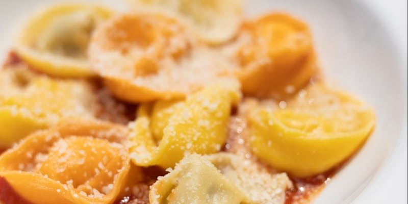 【シェフおまかせコース】前菜盛り合わせ・パスタ2種・メイン・デザートなど全5品