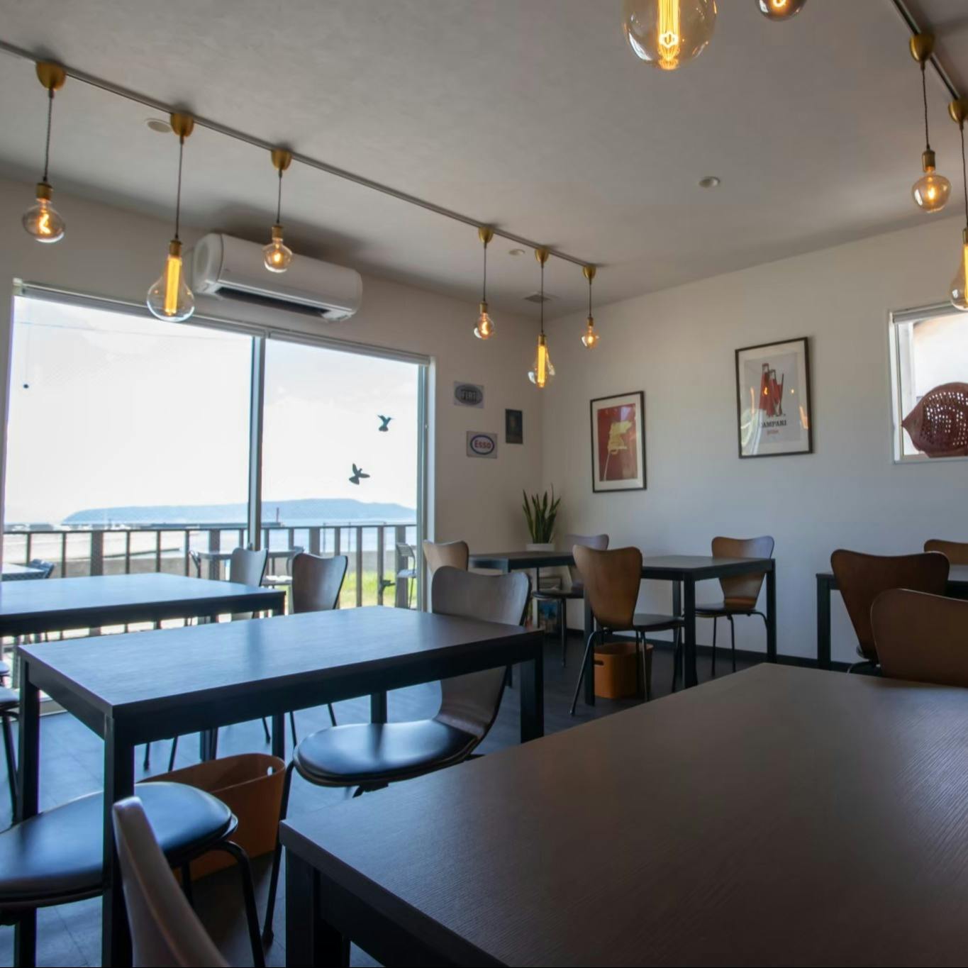 落ち着いた雰囲気の店内