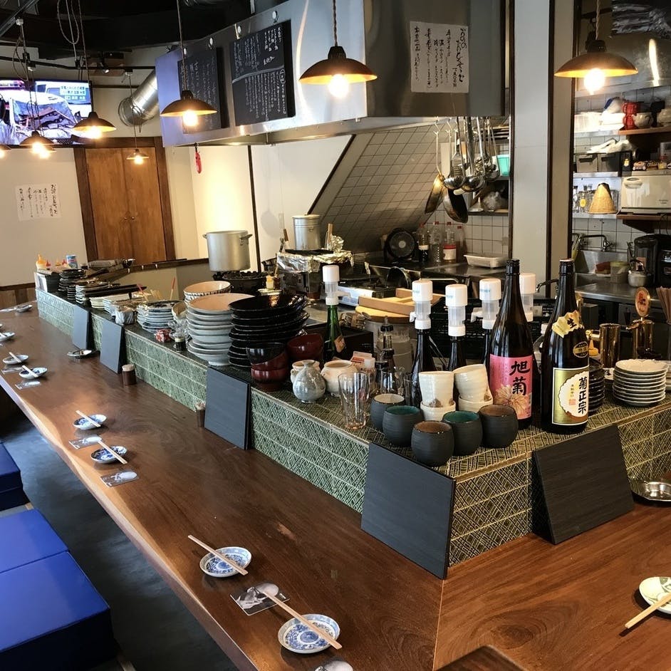 靴を脱いで寛げる全席掘りごたつの和空間