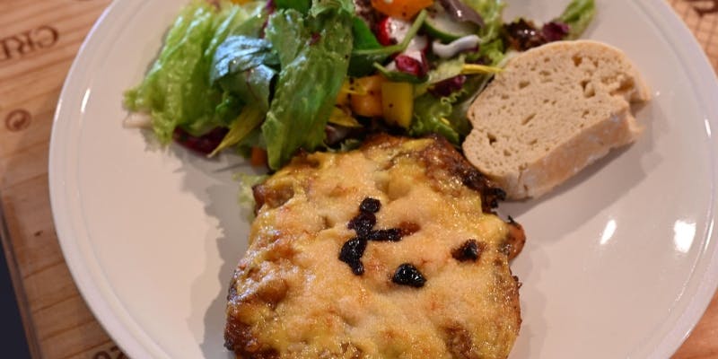 【LUNCH 限定】鶏もも肉のスパイシーチーズ焼き