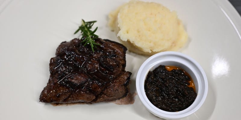 【LUNCH限定 】牛ハラミ　バベットの赤身ステーキ