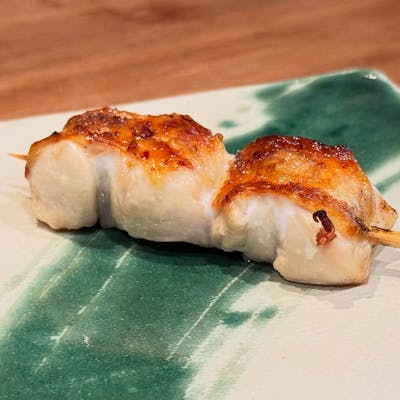 ジューシーで柔らかな食感が広がる、伊達鶏の炭火焼き鳥