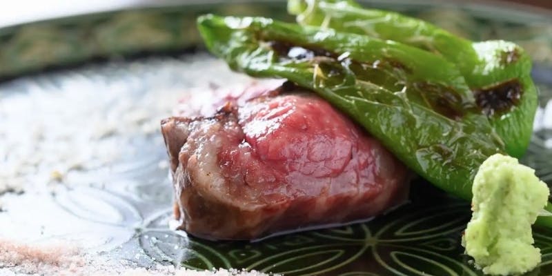 【おまかせコース】先付、椀物、造里、焼物、酢の物、炊き合わせ、油物、〆の物、水物、甘味など全12品程度