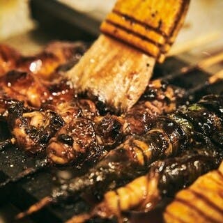 蒸さずに焼き上げる関西風の地焼きうなぎ