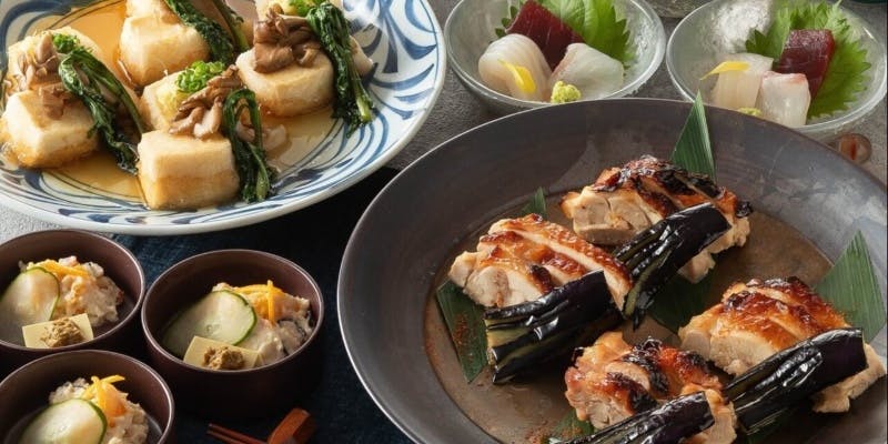 【あかつき】寿司盛り合わせ・焼物や揚物の逸品料理等（全9皿）＋2時間飲み放題（あかつきプラス）